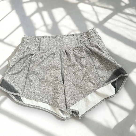 Lululemon Tracker Low-Rise Lined Short 4" 6 - Picture 3 of 7